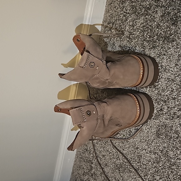 Timberland - Picture 2 of 7